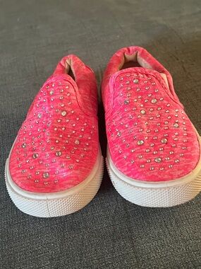 Swiggles Girls' Slip-On Sparkle Sneakers in Hot Pink